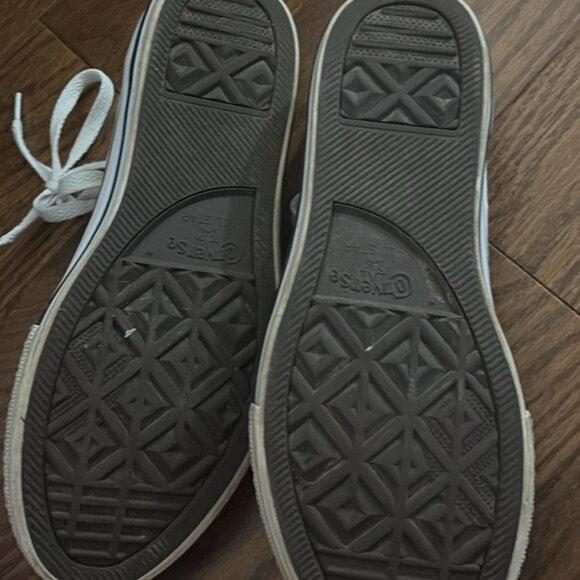 Women's Converse Shoes - Picture 4 of 6